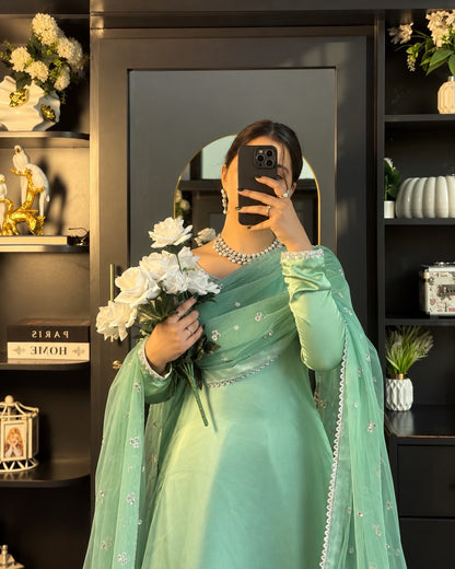 Mint Pearl Elegance ✨